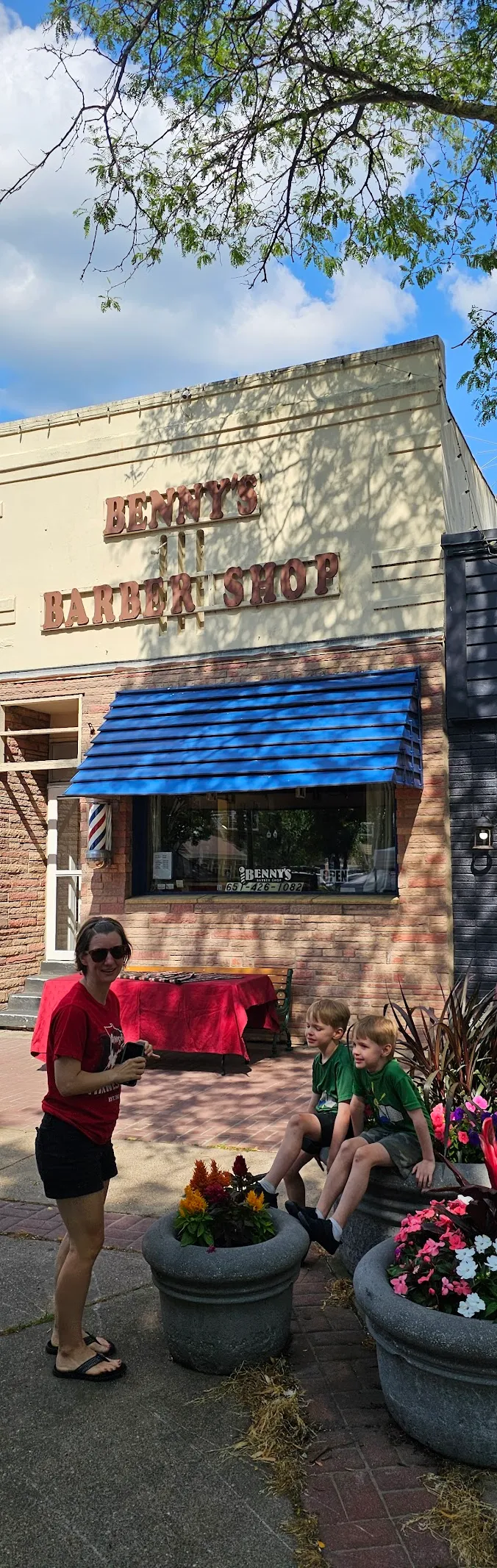 Benny's Barbershop