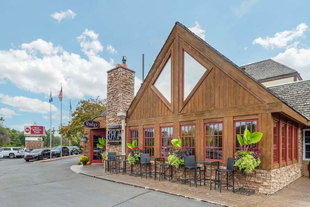 Best Western Plus White Bear Country Inn