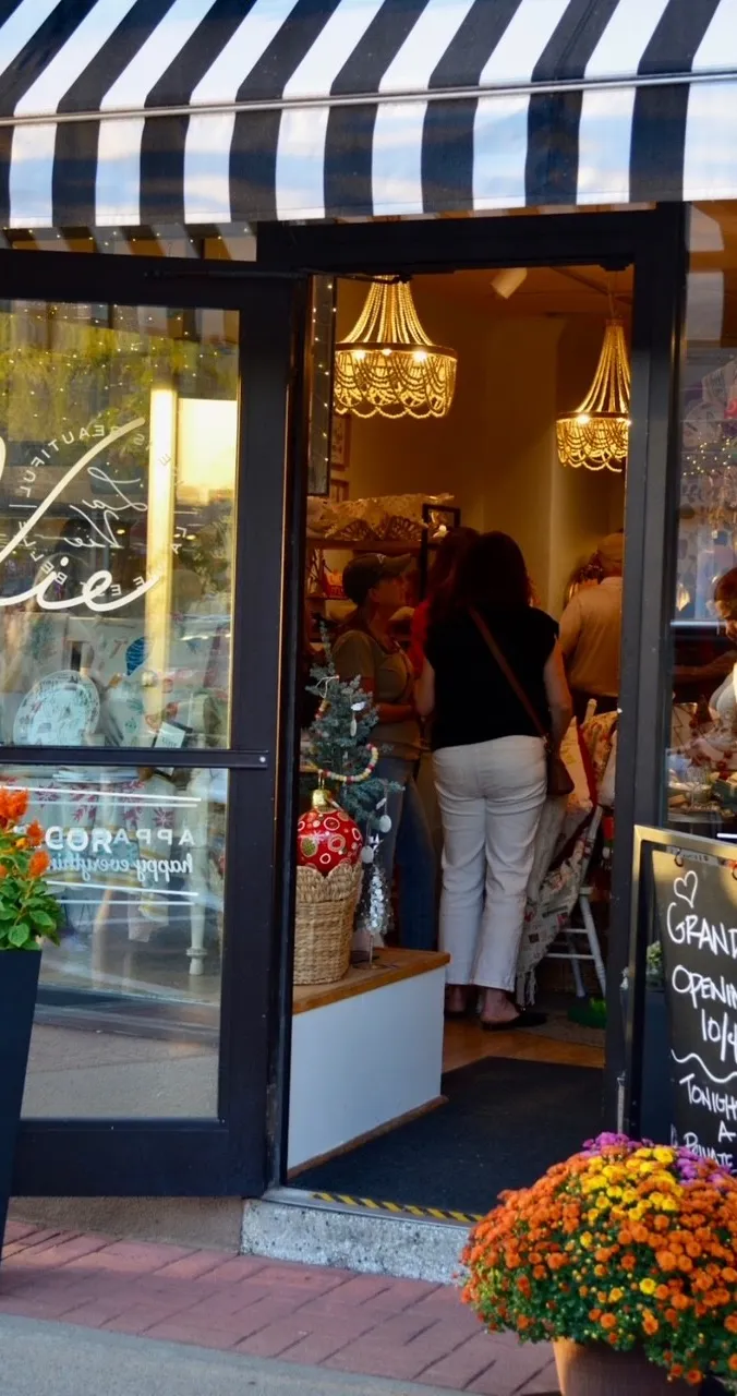 La Vie Est Belle Gift Boutique