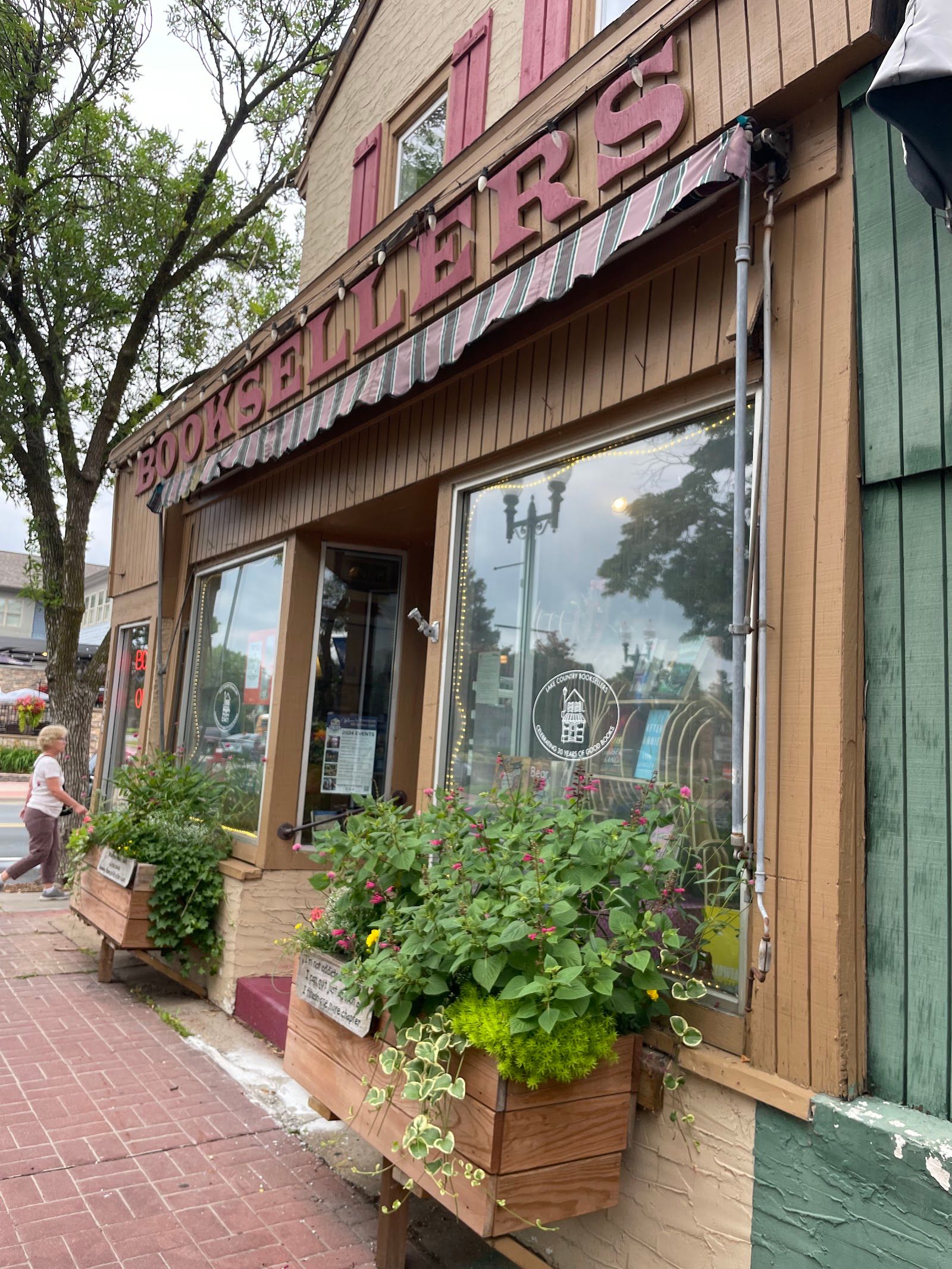 Lake Country Booksellers